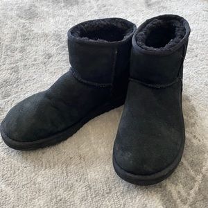 UGG Classic II Mini in black